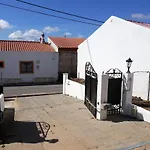 Charming House In With Shared Pool