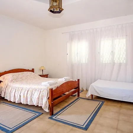 Charming House In With Shared Pool モンシケ