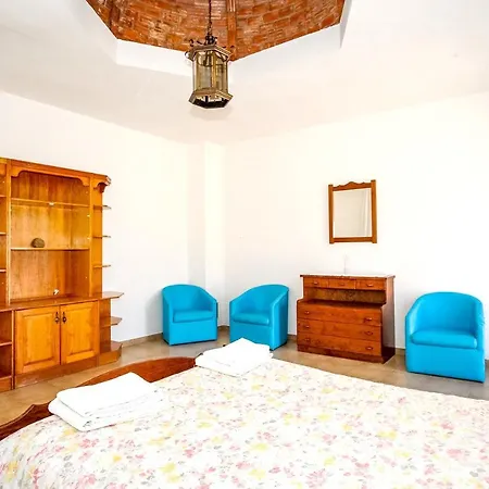Charming House In With Shared Pool Holiday home